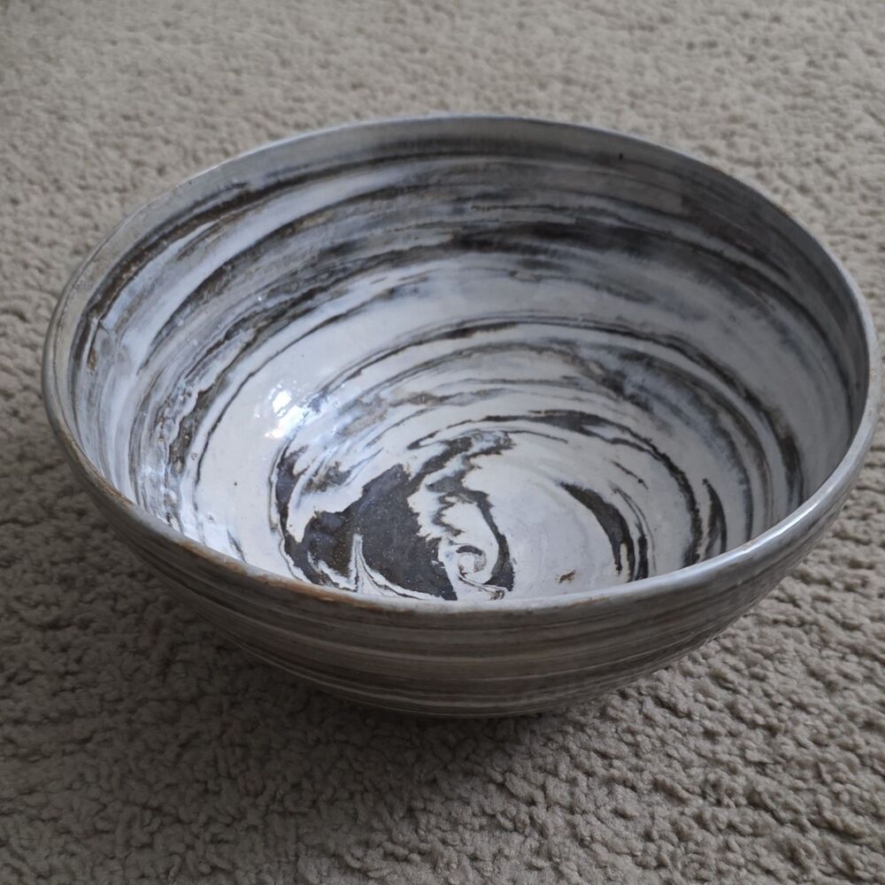 White & Black Swirl Ceramic Bowl, Round Shape, Glossy Finish, Adult